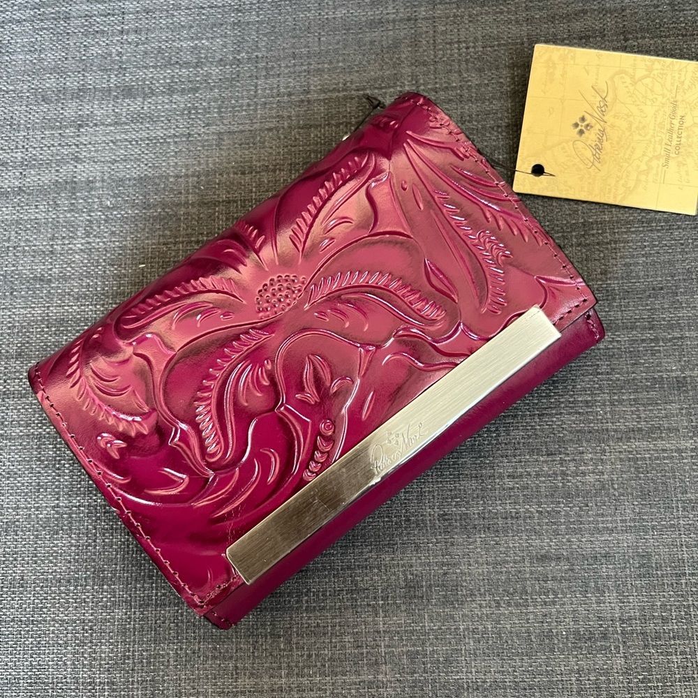 NWT PATRICIA NASH CAMETTI LEATHER WALLET